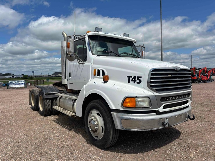 2001-sterling-at9500-image-2