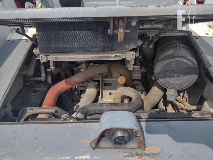 2017-takeuchi-tl12r2-image-37