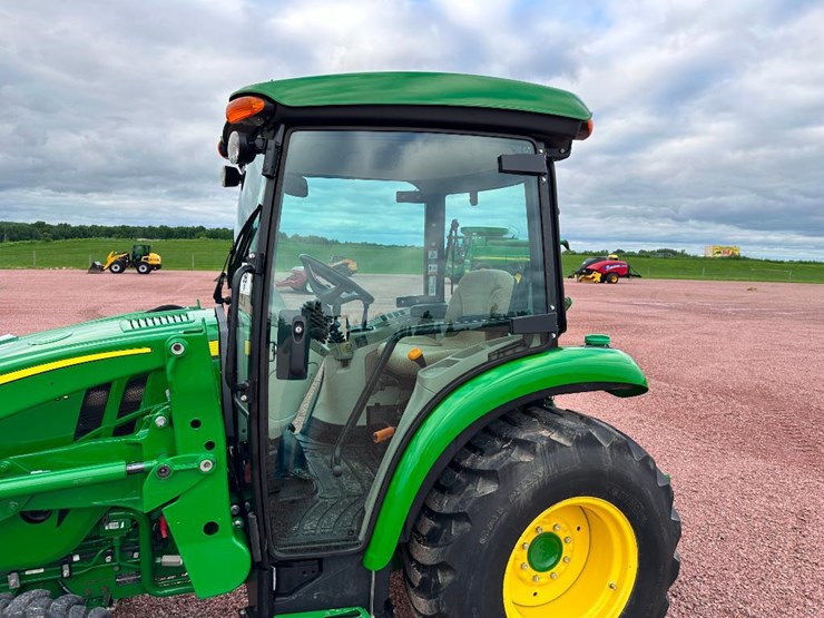 2022-john-deere-3033r-image-12