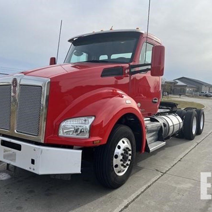 2016 KENWORTH T880