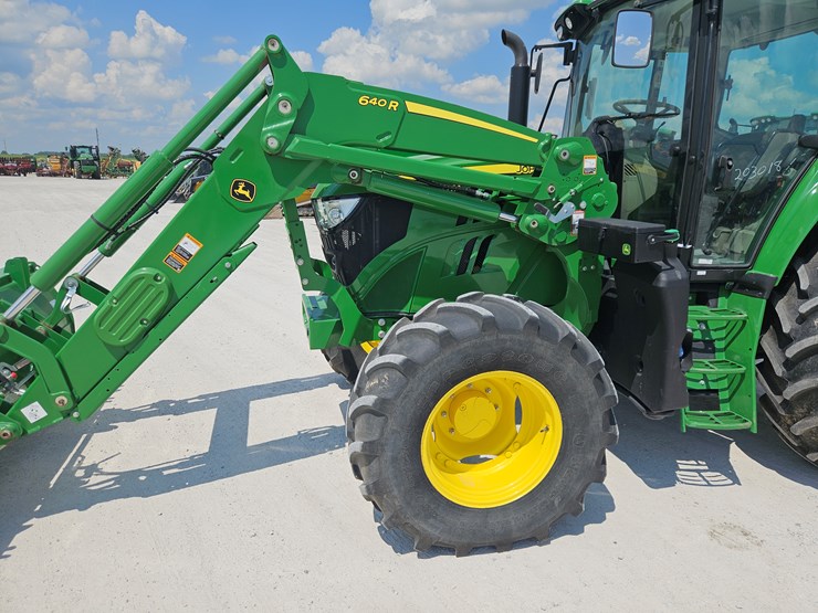 2022-john-deere-6140m-image-6