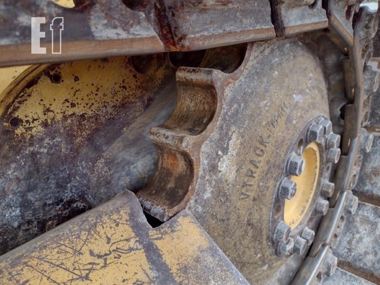 2004-deere-650h-xlt-image-22