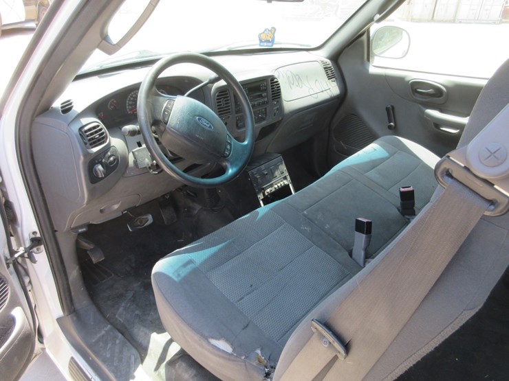 2004-ford-f150-xl-image-9