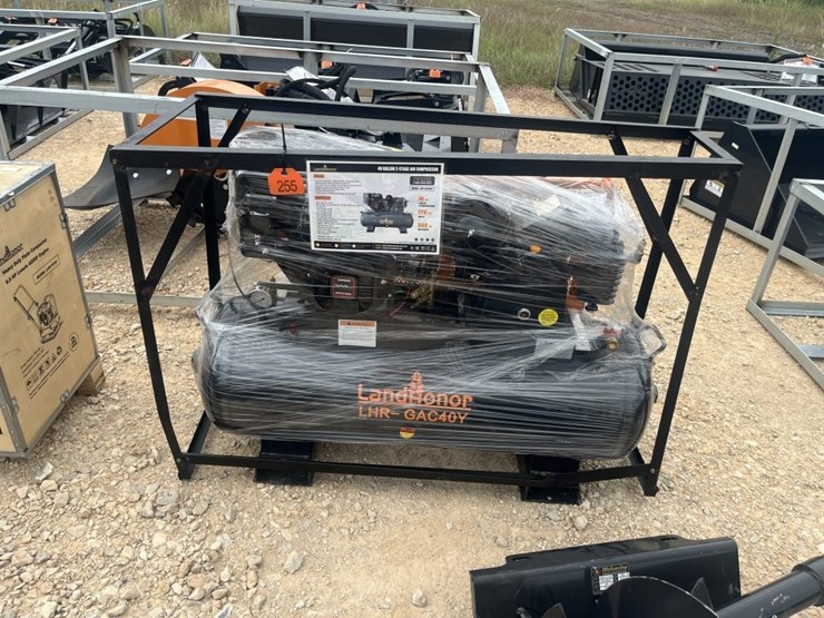 land-honor-40-gal-air-compressor-image-1