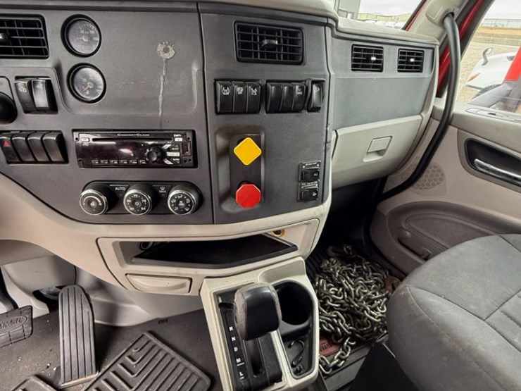 2018-peterbilt-579-image-15