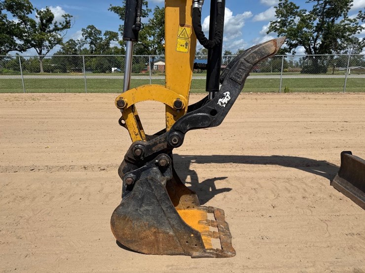 2015-caterpillar-305e2-cr-image-23