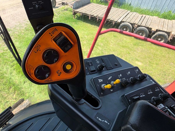 2002-case-ih-2388-image-87