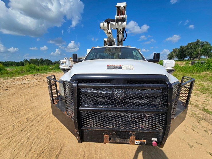 2014-dodge-ram-5500-image-17