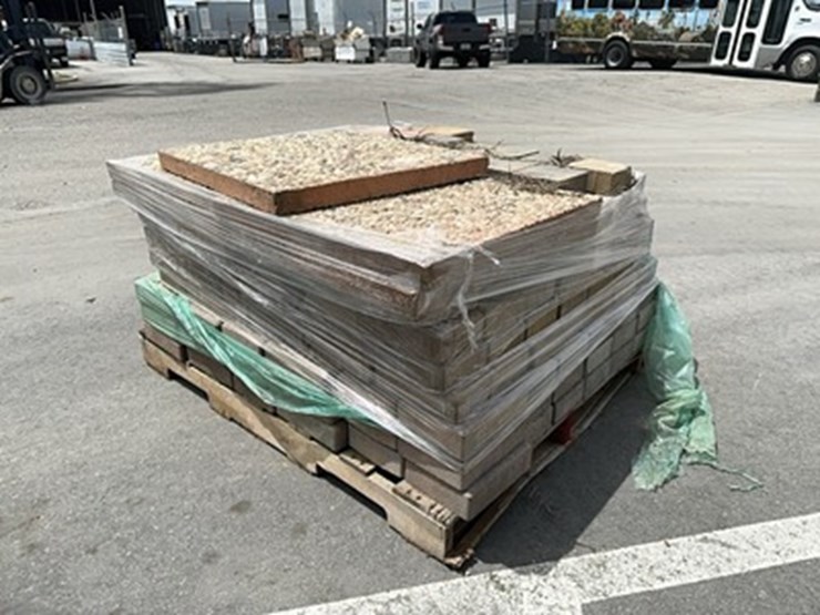 lot#-127-pallet-of-paver-stones-image-1
