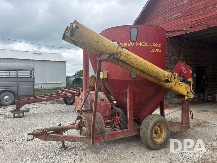 new-holland-354-image-3