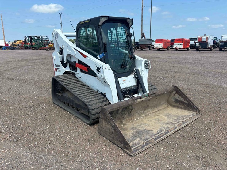 2017-bobcat-t750-image-2