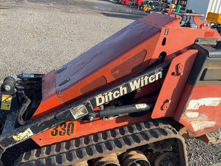 ditch-witch-sk750-image-8