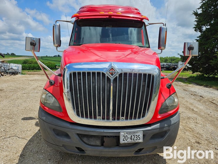 2013-international-prostar-image-2