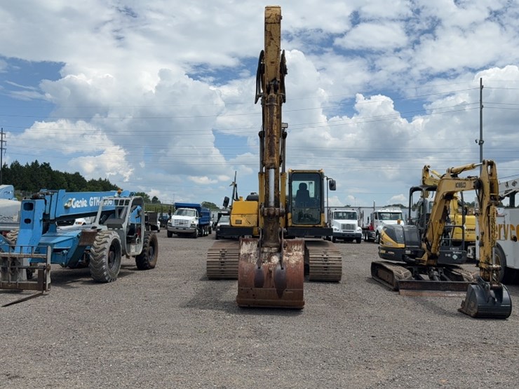 2010-komatsu-pc220-lc-image-2