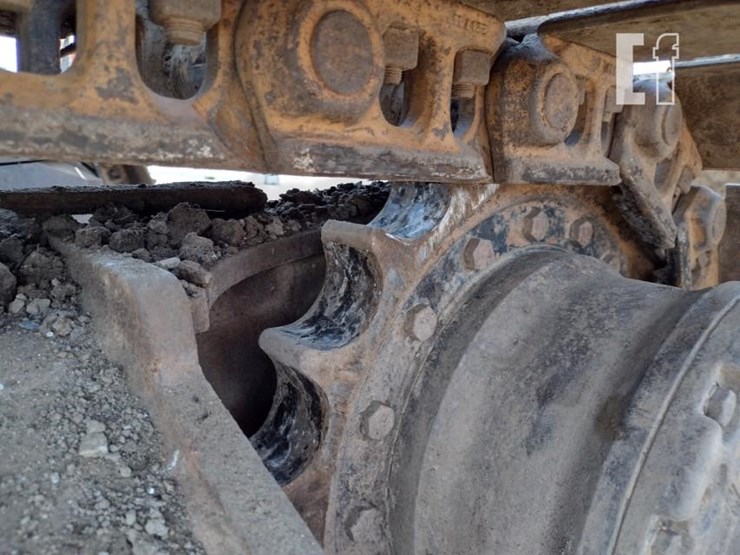 1992-deere-490e-image-25
