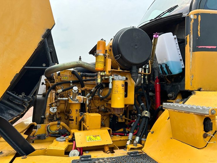 2007-caterpillar-c11-image-44