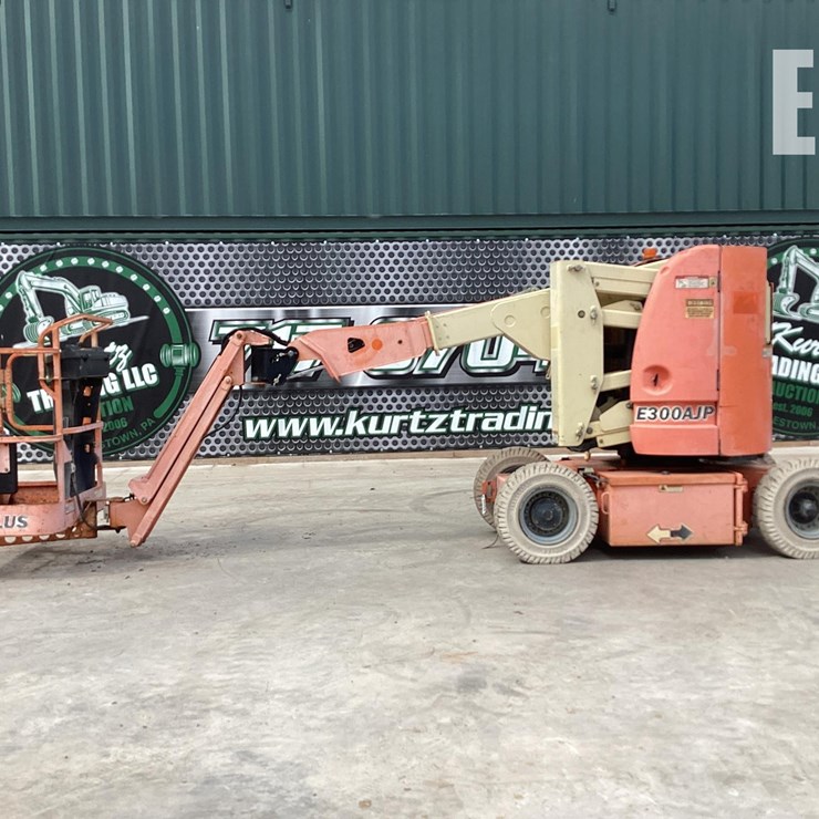 2005 JLG E300AJP