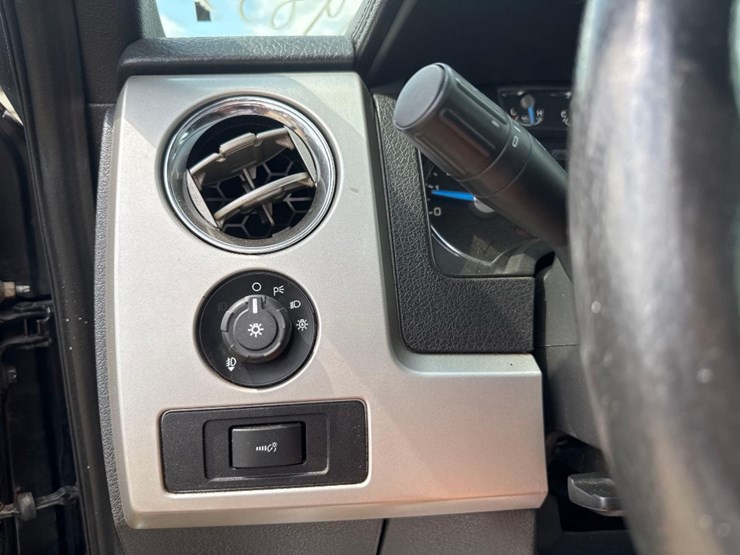 2013-ford-f150-lariat-image-25