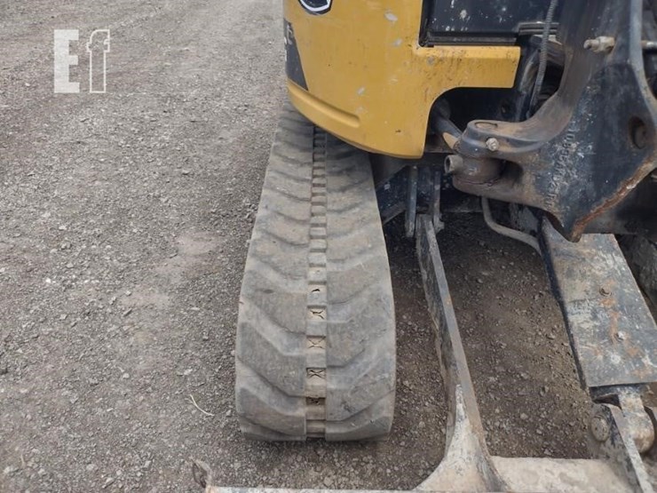 2022-deere-26g-image-41
