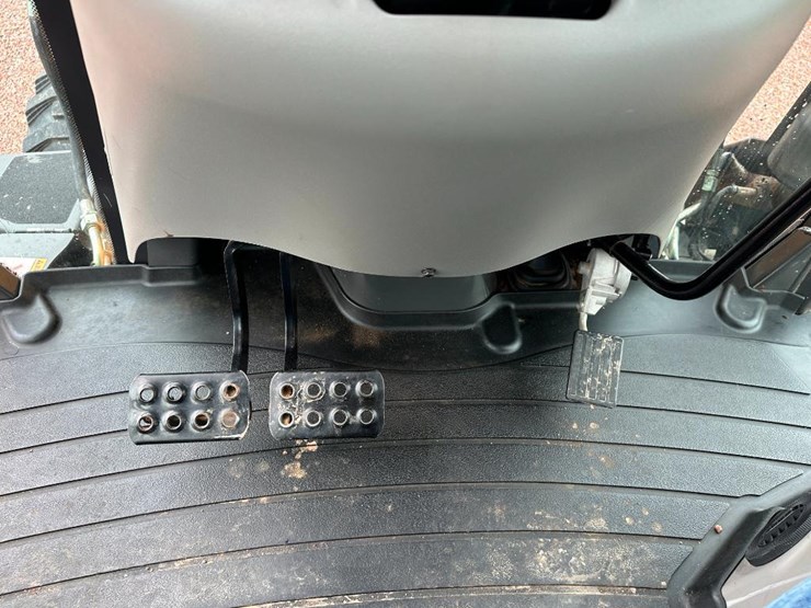 2019-case-580sn-image-58