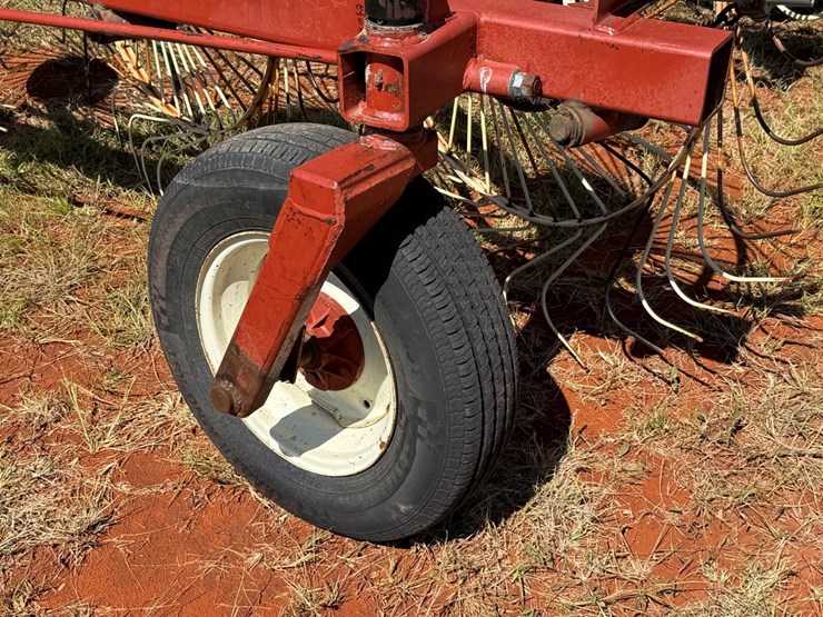 hesston-3983-image-5