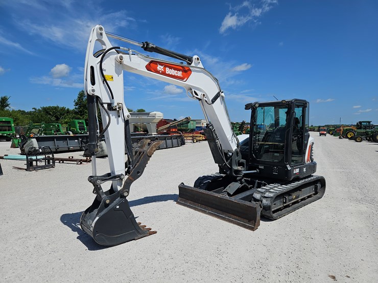 2021-bobcat-e88-image-1