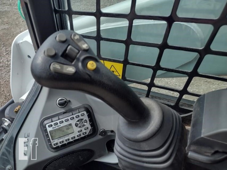 2023-bobcat-t770-image-9