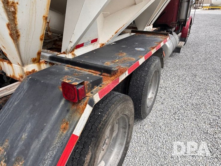 2000-peterbilt-379-image-48