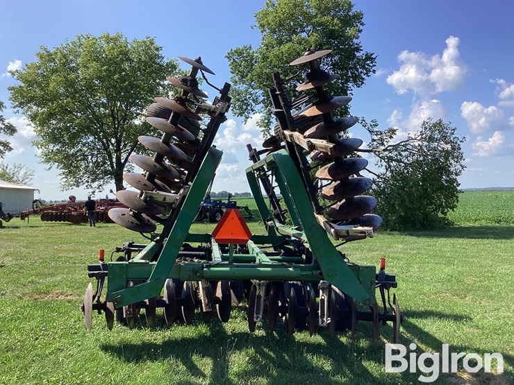 john-deere-235-image-6