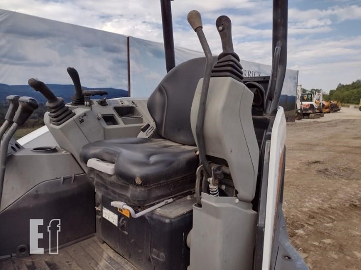 2017-bobcat-e35i-image-12