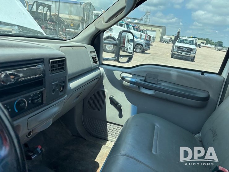 2003-ford-f450-image-40
