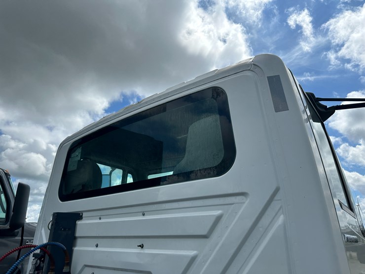 2006-international-durastar-4400-image-37