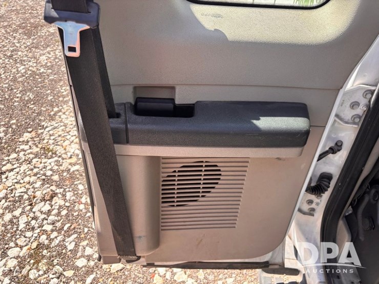 2009-ford-f350-xl-image-25