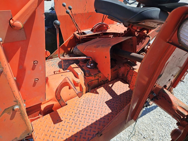 #201920-•-allis-chalmers-180-tractor-image-8