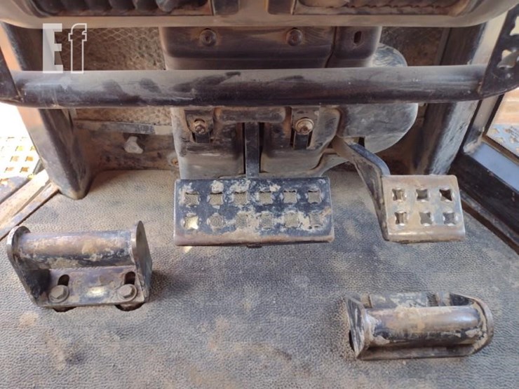 2010-caterpillar-d6n-lgp-image-8