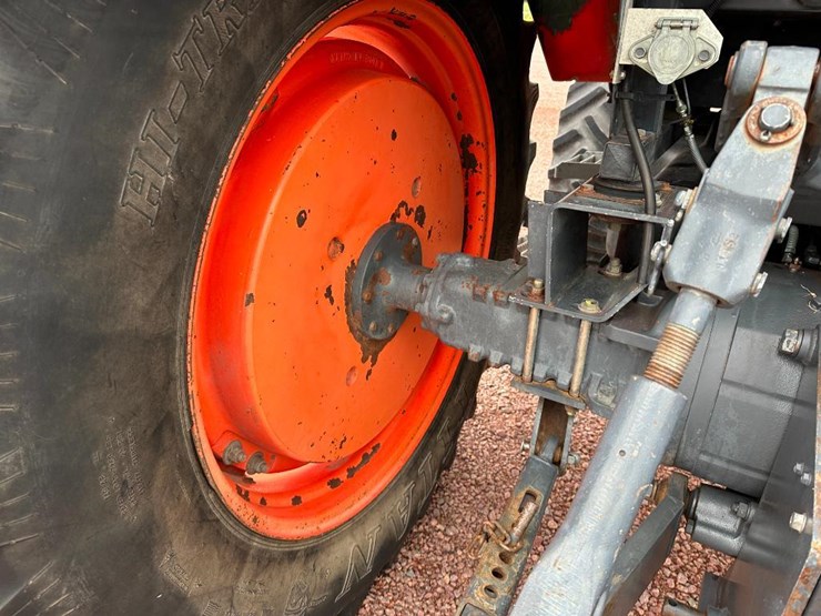 2013-kubota-m126x-image-40