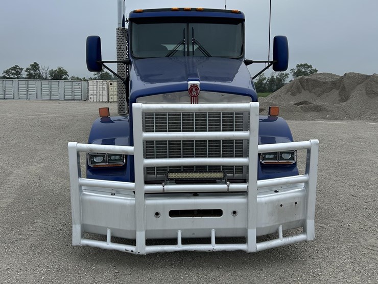2019-kenworth-t800-image-2
