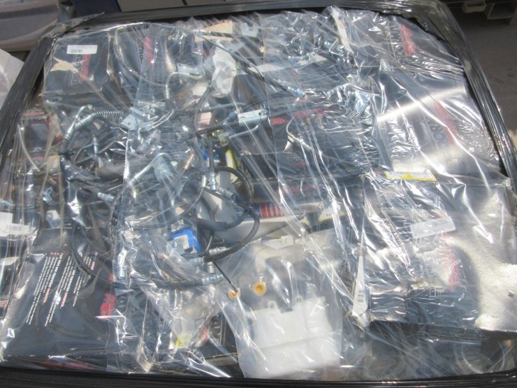 (2)-pallets-of-misc-automotive-parts,-image-5