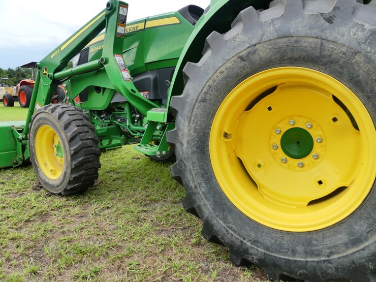 john-deere-4044m-image-7