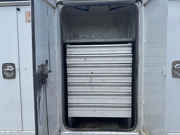 2006-kenworth-t300-image-13