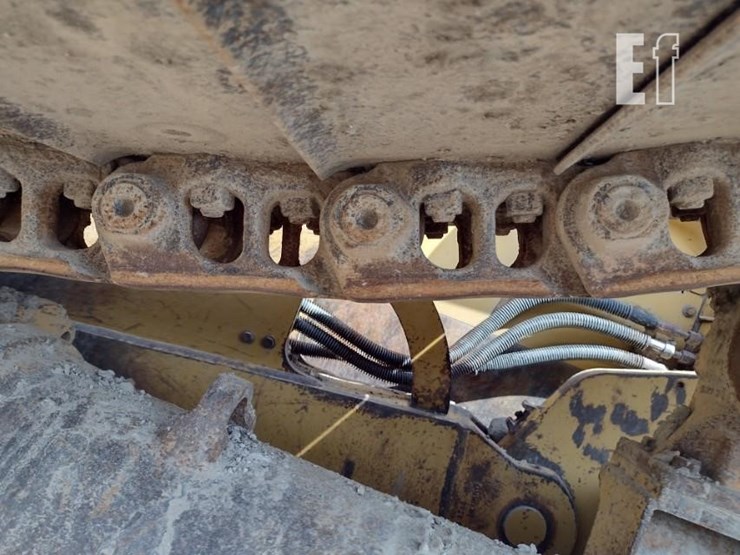2010-caterpillar-d6n-lgp-image-28