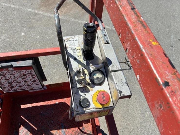 2018-sky-jack-sj111-3219-scissor-lift-image-6