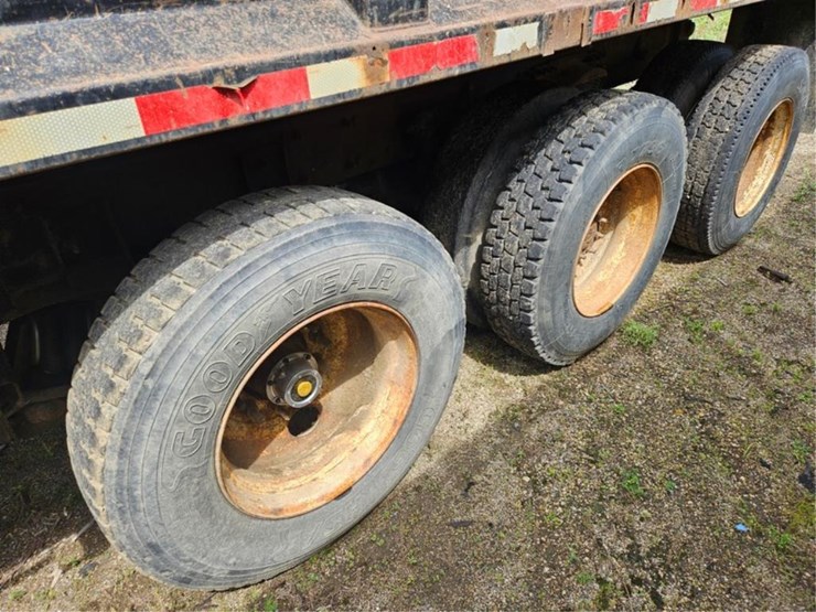 #2526-•-2007-freightliner-m2-tandem-axle-dump-truck-image-19