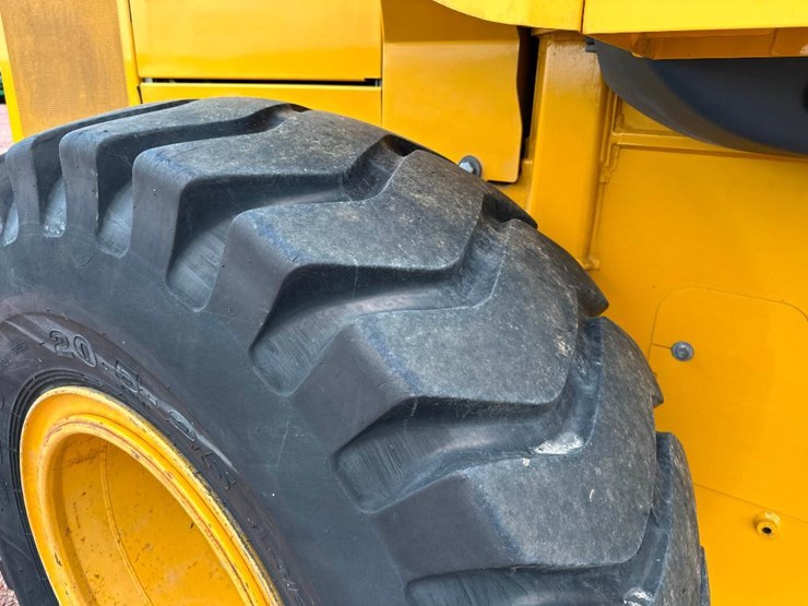 2018-deere-524kii-image-10