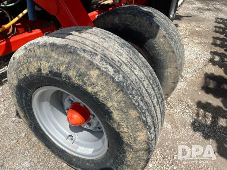 2017-kuhn-gladiator-1205-strip-till-bar-(jn2500)-image-38