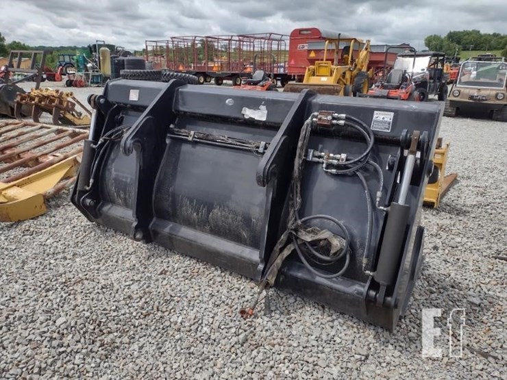 96-inch-4-in-1-bucket-image-2