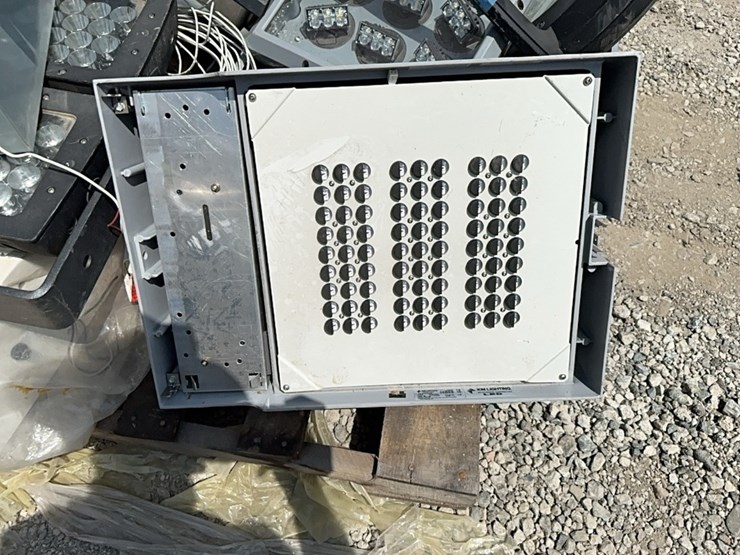 lot#-107-led-lights-and-electrical-boxes-image-4