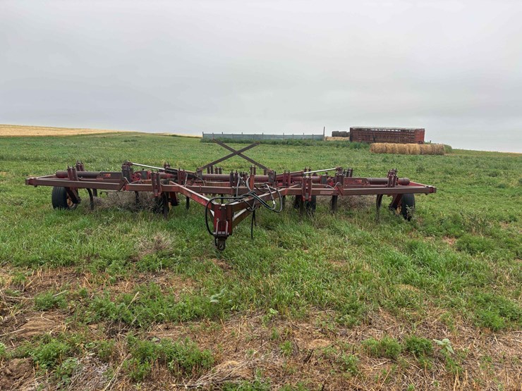 massey-ferguson-126-image-8