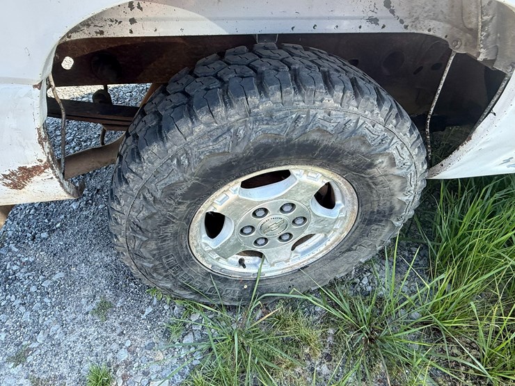 2002-chevrolet-1500-image-21