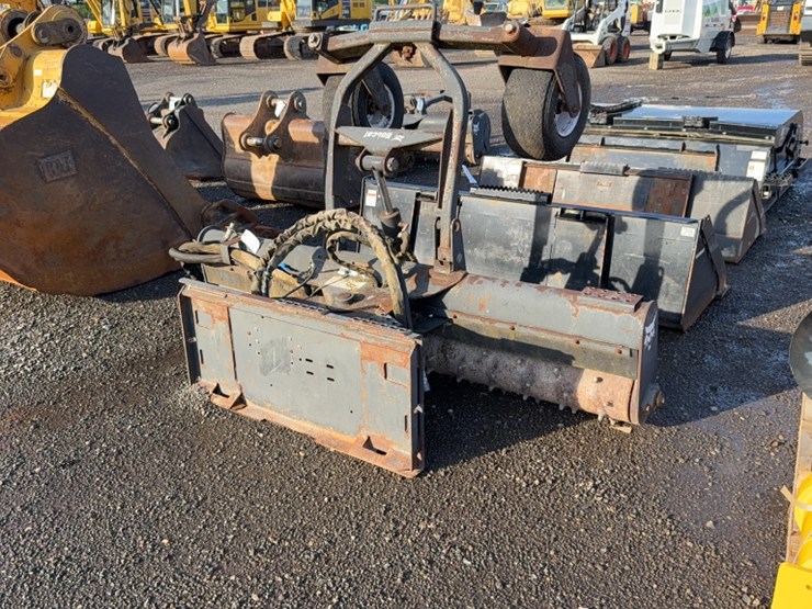 #2028-•-bobcat-84"-skid-steer-harley-rake-image-3